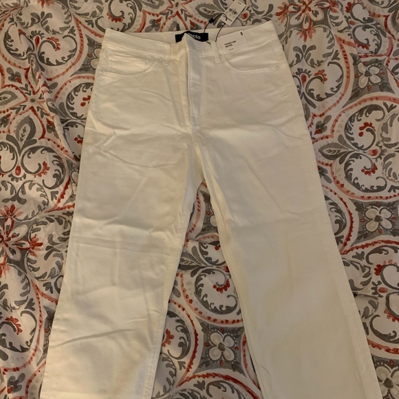 NWT Express High Waisted Straight Cropped Jeans - Picture 3 of 4